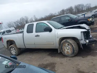2013 Chevrolet Silverado 1500 LT with VIN 1GCRKSE72DZ239246, listed as a IAAI auction lot 41995553 with 190,290 mi miles and . Bid and sale history available at DreamBid. Image 13.