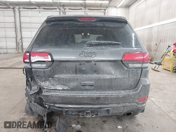 2021 Jeep Grand Cherokee 80th Anniversary z VIN 1C4RJFBG9MC580645, wystawiony jako IAAI lot #41398269 z przebiegiem 79 057 mil mil oraz . Historia ofert i sprzedaży dostępna na DreamBid. Obrazek 16.