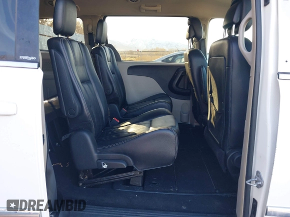 2013 Chrysler Town & Country Touring with VIN 2C4RC1BG7DR674253, listed as a IAAI auction lot 41854303 with 171,502 mi miles. Bid and sale history available at carsss.com. Image 8.