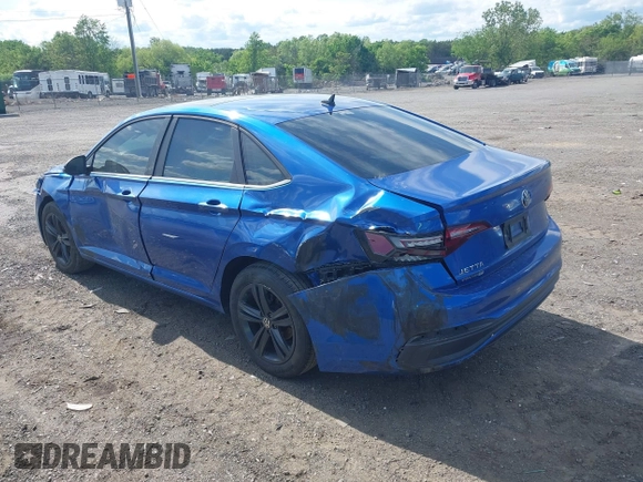 2024 Volkswagen Jetta SE with VIN 3VW7M7BU8RM067013, listed as a IAAI auction lot 42179920 with 32,418 mi miles and . Bid and sale history available at DreamBid. Image 3.