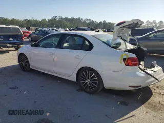 2015 Volkswagen Jetta SE с VIN 3VWD17AJ4FM328801, выставлен на аукционе Copart как лот 52684145 с пробегом 140 860 миль миль и Списание • Salvage title. История ставок и продаж доступна на DreamBid. Изображение 2.