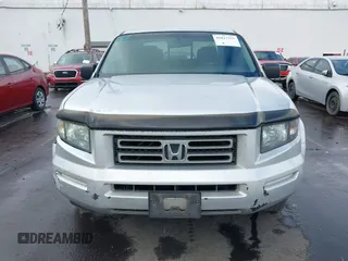2008 Honda Ridgeline RT with VIN 2HJYK16228H517329, listed as a IAAI auction lot 41813333 with 139,828 mi miles. Bid and sale history available at carsss.com. Image 12.