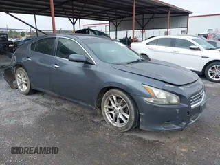 2009 Nissan Maxima SV z VIN 1N4AA51E99C843642, wystawiony jako IAAI lot #38548956 z przebiegiem 256 276 mil mil oraz . Historia ofert i sprzedaży dostępna na DreamBid. Obrazek 1.