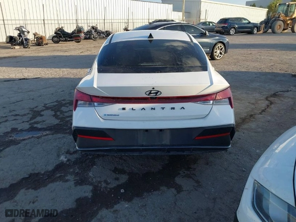 2024 Hyundai Elantra SEL with VIN KMHLM4DGXRU716972, listed as a IAAI auction lot 40711348 with 26,579 mi miles. Bid and sale history available at carsss.com. Image 16.