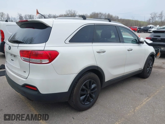 2016 Kia Sorento LX z VIN 5XYPGDA56GG094546, wystawiony jako IAAI lot #42104445 z przebiegiem 153 278 mil mil oraz . Historia ofert i sprzedaży dostępna na DreamBid. Obrazek 4.