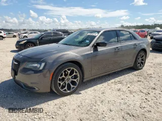 2018 Chrysler 300 Touring L z VIN 2C3CCAAG2JH250167, wystawiony jako Copart lot #62054515 z przebiegiem 94 146 mil mil oraz Szkoda całkowita • Salvage title. Historia ofert i sprzedaży dostępna na DreamBid. Obrazek 1.
