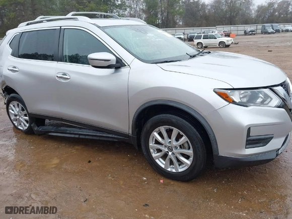 2020 Nissan Rogue SV with VIN JN8AT2MT9LW000239, listed as a IAAI auction lot 41602041 with 67,472 mi miles. Bid and sale history available at carsss.com. Image 1.