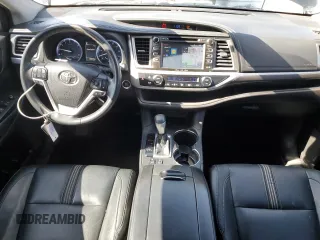 2018 Toyota Highlander SE with VIN 5TDKZRFH3JS540733, listed as a Copart auction lot 55099315 with 80,067 mi miles and Salvage title. Bid and sale history available at DreamBid. Image 8.