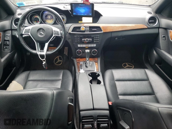 2012 Mercedes-Benz C 250 Sport z VIN WDDGF4HB0CR209206, wystawiony jako Copart lot #56493865 z przebiegiem 98 888 mil mil oraz Szkoda całkowita • Salvage title. Historia ofert i sprzedaży dostępna na DreamBid. Obrazek 8.