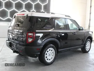 2023 Ford Bronco Sport Heritage z VIN 3FMCR9G60PRE07470, wystawiony jako Copart lot #60569615 z przebiegiem 16 236 mil mil oraz Szkoda całkowita • Salvage title. Historia ofert i sprzedaży dostępna na DreamBid. Obrazek 3.