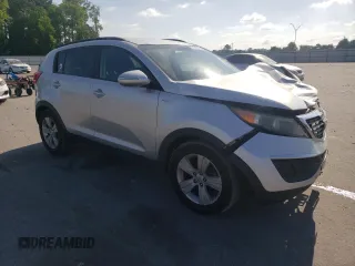 2011 Kia Sportage LX z VIN KNDPBCA2XB7102202, wystawiony jako Copart lot #55606785 z przebiegiem 84 311 mil mil oraz Szkoda całkowita • Salvage title. Historia ofert i sprzedaży dostępna na DreamBid. Obrazek 4.