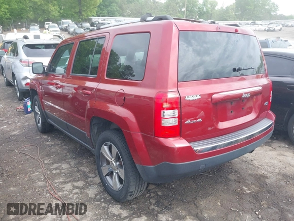 2016 Jeep Patriot Latitude z VIN 1C4NJRFBXGD657097, wystawiony jako IAAI lot #42094327 z przebiegiem 218 389 mil mil oraz . Historia ofert i sprzedaży dostępna na DreamBid. Obrazek 3.