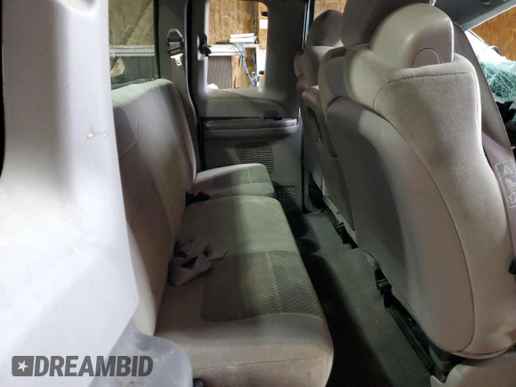 2001 Ford F-250 XL with VIN 1FTNX21S51ED10243, listed as a Copart auction lot 54327695 with 145,875 mi miles and Clean title. Bid and sale history available at DreamBid. Image 10.
