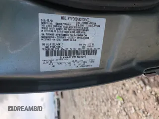 2005 Lincoln Town Car Signature z VIN 1LNHM81W75Y608000, wystawiony jako Copart lot #51570675 z przebiegiem 107 860 mil mil oraz Szkoda całkowita • Salvage title. Historia ofert i sprzedaży dostępna na DreamBid. Obrazek 12.