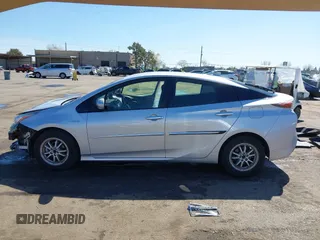 2018 Toyota Prius Two with VIN JTDKARFU6J3554096, listed as a IAAI auction lot 41856090 with 129,873 mi miles. Bid and sale history available at carsss.com. Image 15.
