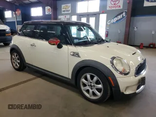 2010 MINI Hardtop S с VIN WMWMF7C53ATZ72835, выставлен на аукционе Copart как лот 57781635 с пробегом 78 931 миль миль и Чистый • Clean title. История ставок и продаж доступна на DreamBid. Изображение 4.