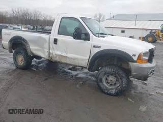 1999 Ford Super Duty F-250 XL with VIN 1FTNF21L7XEC89108, listed as a IAAI auction lot 41733933 with 135,893 mi miles. Bid and sale history available at carsss.com. Image 1.