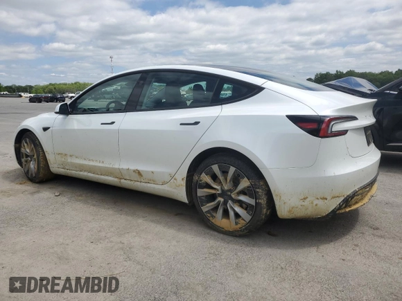 2025 Tesla Model 3 Long Range z VIN 5YJ3E1EAXSF971341, wystawiony jako Copart lot #57615695 z przebiegiem 4 823 mil mil oraz Szkoda całkowita • Salvage title. Historia ofert i sprzedaży dostępna na DreamBid. Obrazek 2.