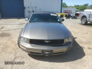 2005 Ford Mustang Deluxe with VIN 1ZVFT84N155232118, listed as a Copart auction lot 53033395 with 91,652 mi miles and Salvage Title. Bid and sale history available at carsss.com. Image 5.