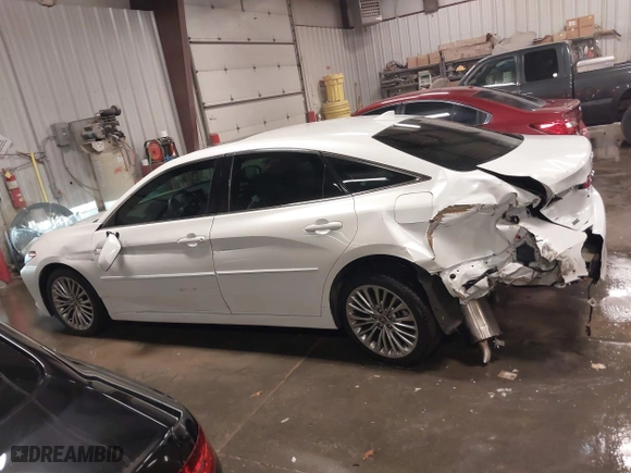 2020 Toyota Avalon Hybrid Limited with VIN 4T1D21FBXLU017732, listed as a IAAI auction lot 41159133 with 44,864 mi miles. Bid and sale history available at carsss.com. Image 14.