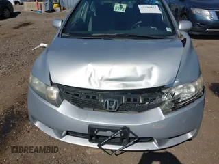 2009 Honda Civic LX z VIN 2HGFA165X9H540160, wystawiony jako IAAI lot #42389457 z przebiegiem 71 737 mil mil oraz . Historia ofert i sprzedaży dostępna na DreamBid. Obrazek 6.
