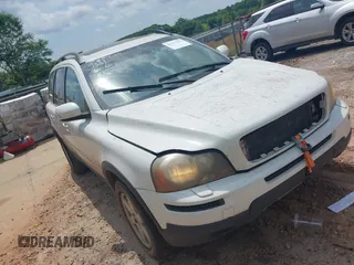 2007 Volvo XC90 I6 with VIN YV4CZ982X71351769, listed as a IAAI auction lot 42177331 with 272,008 mi miles and . Bid and sale history available at DreamBid. Image 1.