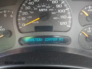 2003 Chevrolet Suburban LT with VIN 3GNEC16ZX3G322144, listed as a IAAI auction lot 41439053 with 239,789 mi miles. Bid and sale history available at carsss.com. Image 7.