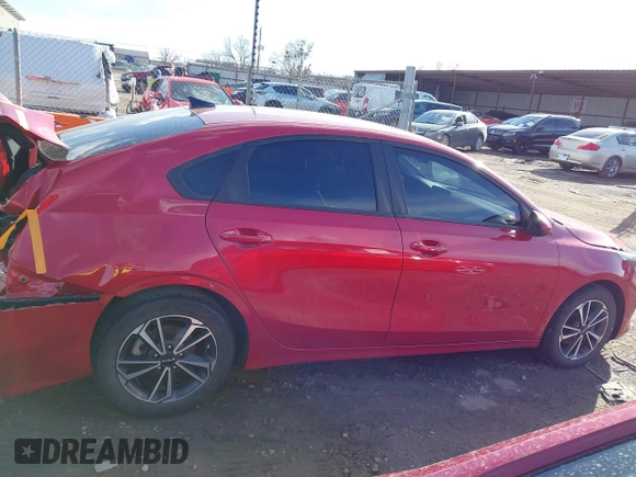 2022 Kia Forte LXS z VIN 3KPF24AD3NE490610, wystawiony jako IAAI lot #41710588 z przebiegiem 47 183 mil mil oraz . Historia ofert i sprzedaży dostępna na DreamBid. Obrazek 13.