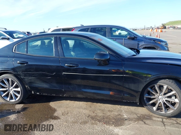 2019 Volvo S60 Momentum with VIN 7JRA22TK0KG013107, listed as a IAAI auction lot 41646660 with 29,461 mi miles. Bid and sale history available at carsss.com. Image 14.