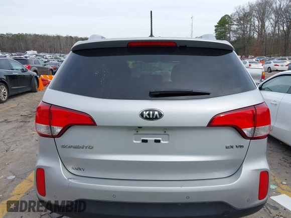 2015 Kia Sorento EX with VIN 5XYKU4A74FG582171, listed as a IAAI auction lot 41609620 with 159,502 mi miles. Bid and sale history available at carsss.com. Image 16.