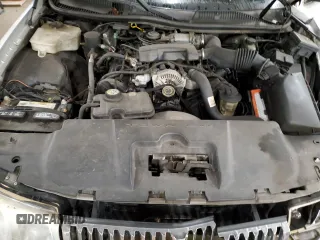 2002 Lincoln Town Car Signature z VIN 1LNHM82W02Y665486, wystawiony jako Copart lot #41381275 z przebiegiem Nie podano mil oraz Szkoda całkowita • Salvage title. Historia ofert i sprzedaży dostępna na DreamBid. Obrazek 11.