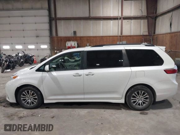 2019 Toyota Sienna XLE Auto Access Seat with VIN 5TDYZ3DC9KS011402, listed as a IAAI auction lot 41597111 with 127,466 mi miles. Bid and sale history available at carsss.com. Image 14.