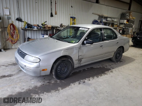 1997 Nissan Altima XE with VIN 1N4BU31DXVC140195, listed as a Copart auction lot 72613624 with 245,276 mi miles and Salvage Title. Bid and sale history available at carsss.com. Image 1.