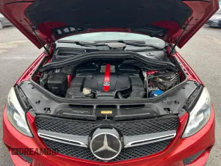 2016 Mercedes-Benz GLE 450 AMG z VIN 4JGED6EB9GA024031, wystawiony jako Copart lot #50238965 z przebiegiem 115 931 mil mil oraz Czysty tytuł • Clean title. Historia ofert i sprzedaży dostępna na DreamBid. Obrazek 8.