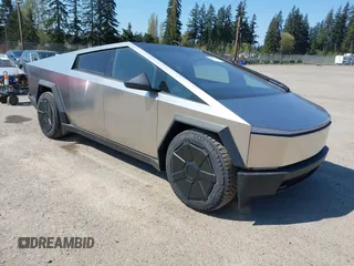 2024 Tesla Cybertruck Cyberbeast z VIN 7G2CEHEE1RA036094, wystawiony jako IAAI lot #42047976 z przebiegiem 13 mil mil oraz . Historia ofert i sprzedaży dostępna na DreamBid. Obrazek 1.