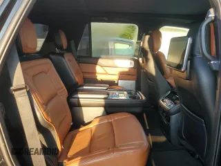 2019 Lincoln Navigator Reserve z VIN 5LMJJ2LT4KEL10282, wystawiony jako Copart lot #68874313 z przebiegiem 67 877 mil mil oraz . Historia ofert i sprzedaży dostępna na DreamBid. Obrazek 11.