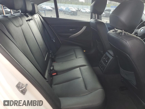 2013 BMW 3 Series 320i xDrive с VIN WBA3C3C54DF981883, выставлен на аукционе Copart как лот 47380385 с пробегом 191 534 миль миль и Списание • Salvage title. История ставок и продаж доступна на DreamBid. Изображение 10.