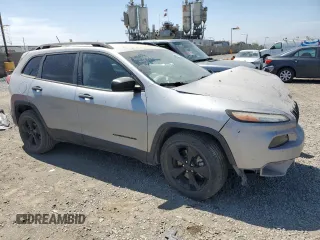 2017 Jeep Cherokee Sport z VIN 1C4PJLAB4HW559931, wystawiony jako Copart lot #58856295 z przebiegiem 86 292 mil mil oraz Szkoda całkowita • Salvage title. Historia ofert i sprzedaży dostępna na DreamBid. Obrazek 4.