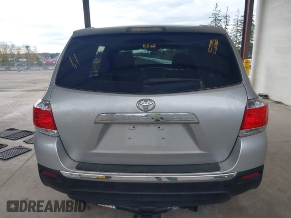 2013 Toyota Highlander with VIN 5TDZA3EH0DS043082, listed as a IAAI auction lot 41943547 with Not Provided miles and . Bid and sale history available at DreamBid. Image 16.