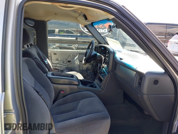 2006 GMC Sierra 1500 SLE1 z VIN 2GTEC13Z661353952, wystawiony jako IAAI lot #42018310 z przebiegiem 153 341 mil mil oraz . Historia ofert i sprzedaży dostępna na DreamBid. Obrazek 5.
