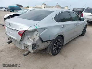 2018 Nissan Altima 2.5 S with VIN 1N4AL3AP8JC102242, listed as a IAAI auction lot 40636075 with 149,677 mi miles. Bid and sale history available at carsss.com. Image 4.