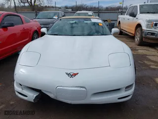 2000 Chevrolet Corvette with VIN 1G1YY32G5Y5129804, listed as a IAAI auction lot 41636683 with 86,205 mi miles. Bid and sale history available at carsss.com. Image 6.