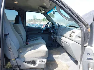 2003 Ford Super Duty F-350 SRW XL with VIN 1FTSW31P23EC92360, listed as a IAAI auction lot 42042773 with 299,010 mi miles. Bid and sale history available at carsss.com. Image 5.