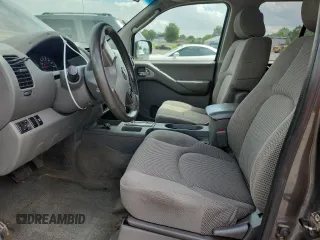 2006 Nissan Frontier LE z VIN 1N6AD07W96C402929, wystawiony jako Copart lot #63877945 z przebiegiem 170 375 mil mil oraz Czysty tytuł • Clean title. Historia ofert i sprzedaży dostępna na DreamBid. Obrazek 7.