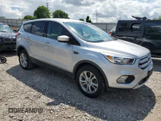 2019 Ford Escape SE z VIN 1FMCU9GD8KUB91172, wystawiony jako Copart lot #58533265 z przebiegiem 111 175 mil mil oraz Szkoda całkowita • Salvage title. Historia ofert i sprzedaży dostępna na DreamBid. Obrazek 4.