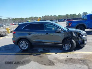 2019 Lincoln MKC Standard with VIN 5LMCJ1D92KUL08929, listed as a IAAI auction lot 41766946 with 90,171 mi miles. Bid and sale history available at carsss.com. Image 13.