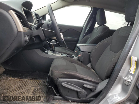 2017 Jeep Cherokee Latitude with VIN 1C4PJMCS8HW576654, listed as a Copart auction lot 50926095 with 47,656 mi miles and Salvage Title. Bid and sale history available at DreamBid. Image 7.