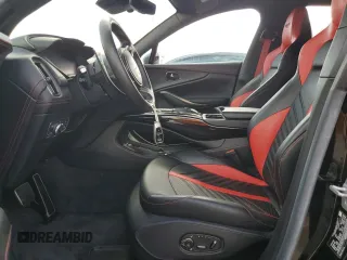 2023 Aston Martin DBX 707 z VIN SD7VUJBW5PTV08541, wystawiony jako Copart lot #78888544 z przebiegiem Nie podano mil oraz Nie do naprawy. Historia ofert i sprzedaży dostępna na DreamBid. Obrazek 7.