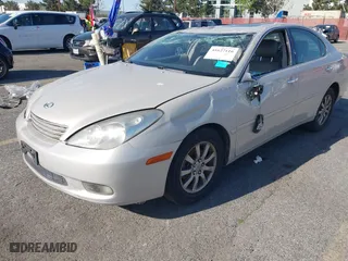 2004 Lexus ES 330 with VIN JTHBA30G240010487, listed as a IAAI auction lot 41627116 with 148,748 mi miles. Bid and sale history available at carsss.com. Image 2.