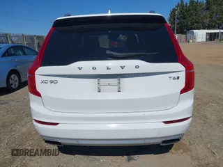 2017 Volvo XC90 Momentum with VIN YV4A22PK4H1171533, listed as a IAAI auction lot 41876321 with 136,906 mi miles. Bid and sale history available at carsss.com. Image 17.